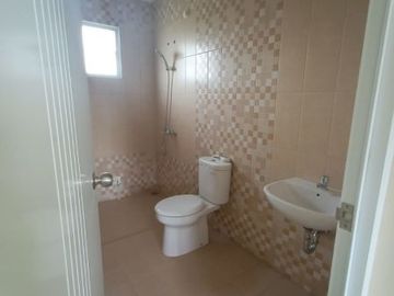 Townhouse Strategis 2Lt Ready Modern dkt Kota Wisata Cibubur