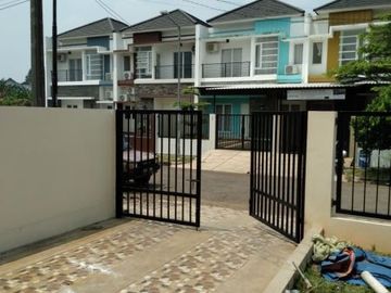 Townhouse Strategis 2Lt Ready Modern dkt Kota Wisata Cibubur