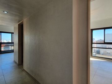 Venta - Departamento tres ambientes con balcon cerrado sobre Avenida Luro c/ cochera - Luro 2369