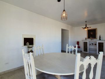 Venta - Departamento tres ambientes con balcon cerrado sobre Avenida Luro c/ cochera - Luro 2369