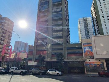 Venta - Departamento tres ambientes con balcon cerrado sobre Avenida Luro c/ cochera - Luro 2369