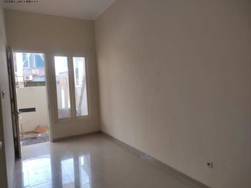 Rumah Rungkut Asri Hadap Utara