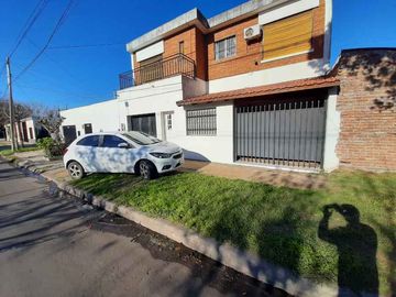 Casa PH en venta en Ituzaingo Norte