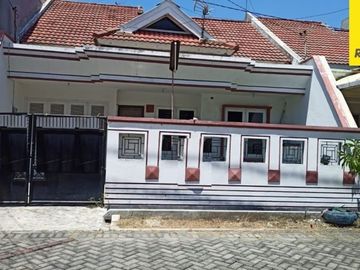 Dijual/Disewa Rumah 1,5 lantai di Manyar Jaya Praja, Surabaya