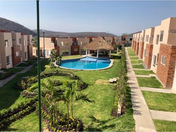 Casa Nueva en condominio 3 recamaras con alberca en Xochitepec, Mor.