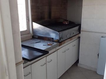 VENTA DEPARTAMENTO AVDA. SAN JUAN 3700-BOEDO-3 amb,1°piso contrafente, 126/56 m2, Laundry, pileta, salón de fiestas, U$S 154.000