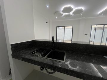 VENTA CASA ESTRENO URB. GRAN VITTORIA  (JLR)