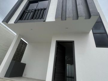 VENTA CASA ESTRENO URB. GRAN VITTORIA  (JLR)