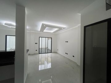 VENTA CASA ESTRENO URB. GRAN VITTORIA  (JLR)
