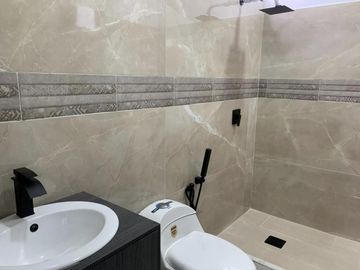 VENTA CASA ESTRENO URB. GRAN VITTORIA  (JLR)
