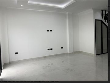 VENTA CASA ESTRENO URB. GRAN VITTORIA  (JLR)
