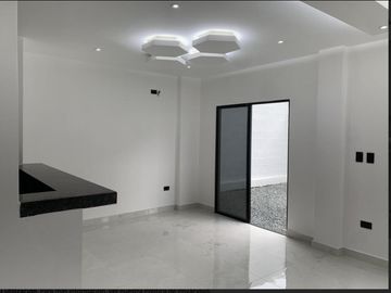 VENTA CASA ESTRENO URB. GRAN VITTORIA  (JLR)