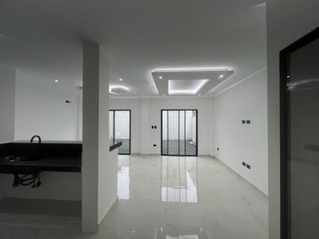 VENTA CASA ESTRENO URB. GRAN VITTORIA  (JLR)