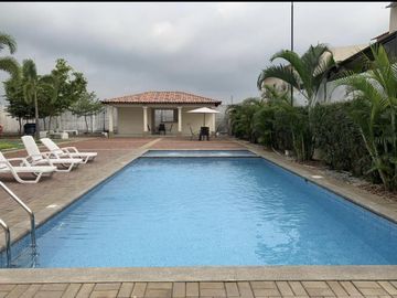 VENTA CASA ESTRENO URB. GRAN VITTORIA  (JLR)