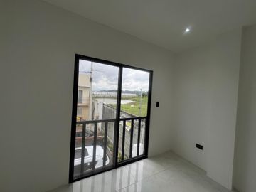 VENTA CASA ESTRENO URB. GRAN VITTORIA  (JLR)