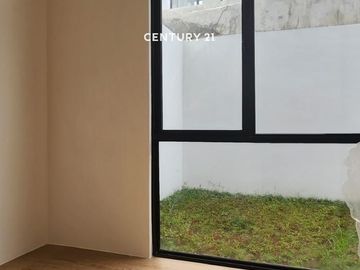 Hunian Modern 2 Lantai Dengan Desain Elegan  Nyaman