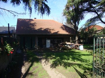 Vende:Chalet