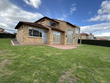 casa en venta en cajica milla de oro. Cod V5459
