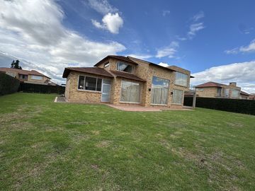 casa en venta en cajica milla de oro. Cod V5459
