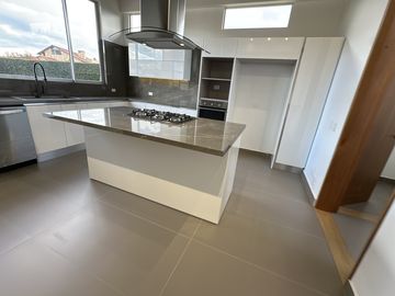 casa en venta en cajica milla de oro. Cod V5459