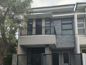 Rumah BARU Gress Manyar Tirtoasri Hadap Utara Listrik 2200 Watt