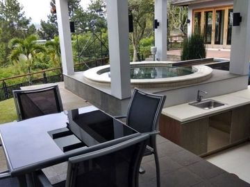 Rumah Mewah di Lembang, dekat Gegerkalong dan Setiabudi