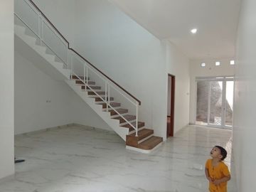 Rumah 2 Lantai Siap Huni di Kota Jogja dekat MCD Sultan Agung