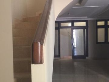 Rumah Di Cinere, 2Lt, SHM, Lingk. Asri di Mega Cinere Estate