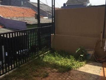 Rumah Di Cinere, 2Lt, SHM, Lingk. Asri di Mega Cinere Estate