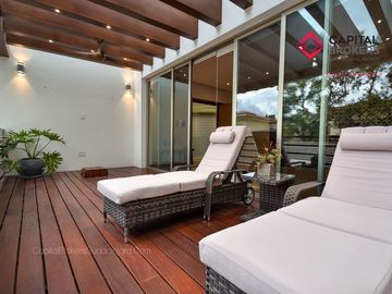 Casa en Venta de Lujo en Puerta de Hierro con Elevador y Cine