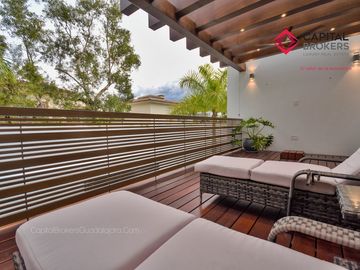 Casa en Venta de Lujo en Puerta de Hierro con Elevador y Cine