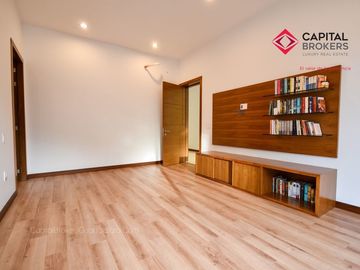 Casa en Venta de Lujo en Puerta de Hierro con Elevador y Cine