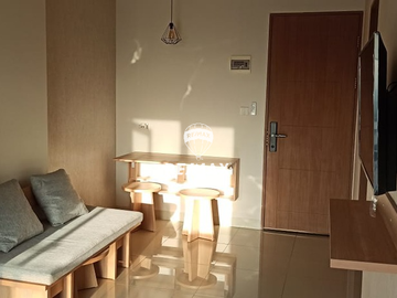 Disewakan 2BR Oak Tower B Pulo Gadung – Lantai 20, View Jalan, Hadap Selatan