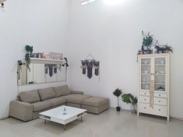Hunian second moderen minimalis nan nyaman siap huni di caman