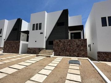 Casa con rooftop, casas club, alberca, canchas El tezal, Cabo San Lucas venta.