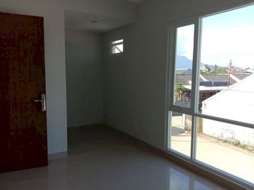 Rumah Baru di Riung Galeri Cipamokolan Bandung