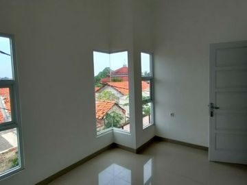 Rumah baru minimalis 2 lantai dalam cluster di Pondok Cabe