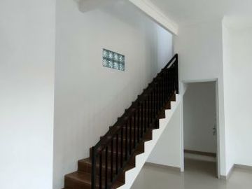Rumah baru minimalis 2 lantai dalam cluster di Pondok Cabe