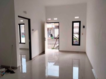 Dijual Rumah 2 Lantai di Belakang Apartement Begawan
