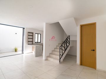 CASA EN VENTA EN MARIANO OTERO, ZAPOPAN, JAL.