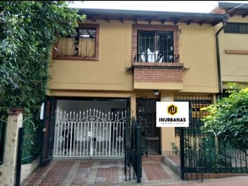 casa en arriendo en prados de sabaneta. Cod A28380