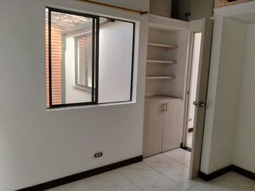 casa en arriendo en prados de sabaneta. Cod A28380