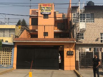 CASA  con 3 Departamentos