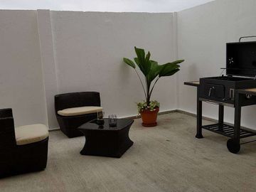 Espectacular casa de venta nueva  en Urb. Casalaguna /km 12 av. León Febres Cordero / Acepto Biess