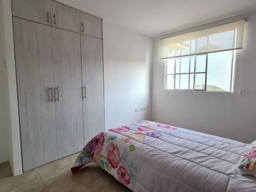 Espectacular casa de venta nueva  en Urb. Casalaguna /km 12 av. León Febres Cordero / Acepto Biess