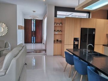 Rumah mewah metro margahayu dekat ciwastra, kiaracondong
