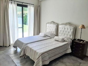 Casa en Springdale, Pilar