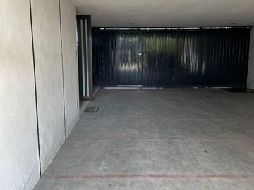Casa en Venta en Lomas de Chapultepec para remodelar o demoler