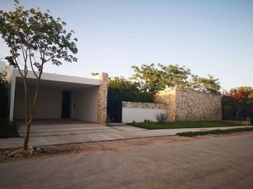 CASA EN VENTA EN MÉRIDA