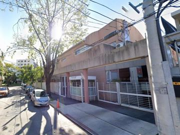 Departamento de 2 ambientes con cochera en venta en Olivos